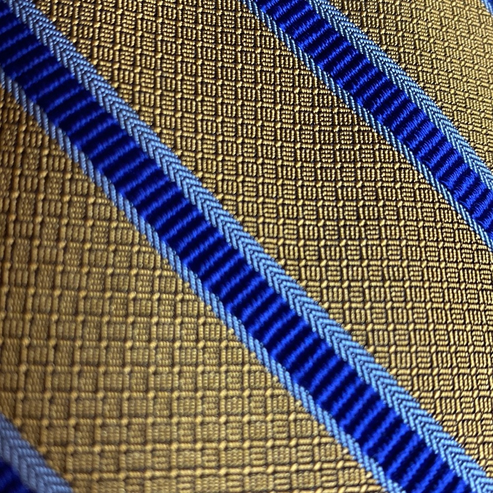 Power Tie - Picture 3 of 4